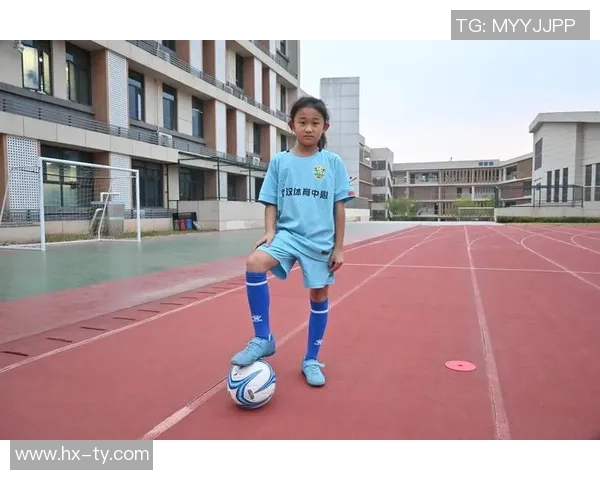 足球明星身体变形图揭示运动员训练与比赛对身体的影响与变化